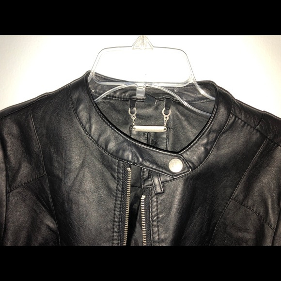 Leather jacket - Picture 5 of 8